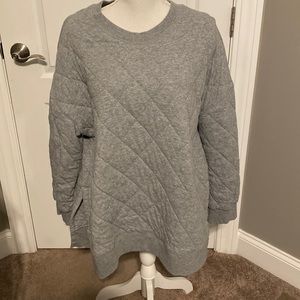 Old Navy Quilted Gray Sweatshirt ✨